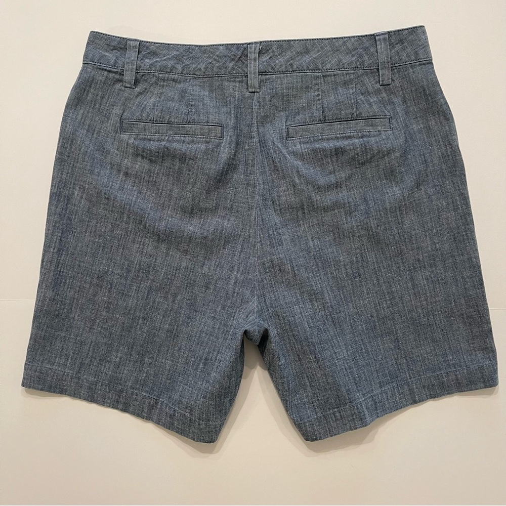 Lands’ End Women's 7" Mid-Rise Chino Tailored Blue Cotton Chambray Shorts 8 - Picture 5 of 10